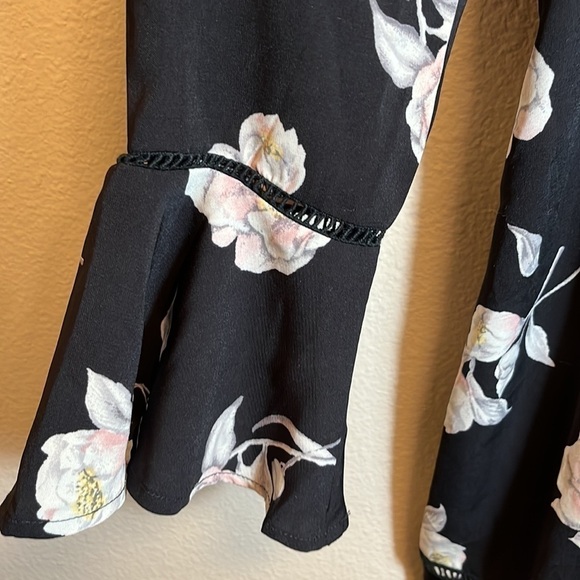 BLU Pepper Cold Shoulder Floral Mini Dress - Picture 4 of 14